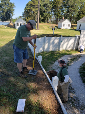 Volunteers fix redoubt of The Fort